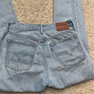 Wedgie Levi Light Wash Jeans